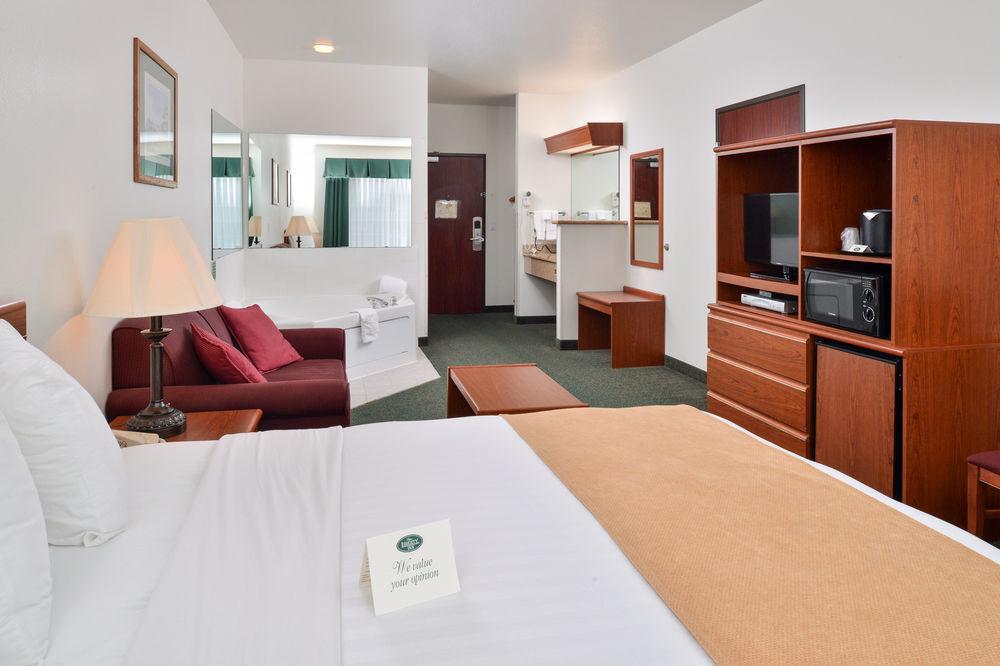 Holiday Inn Express & Suites Lincoln City By Ihg Exterior foto